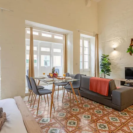 Bnbnova - Historic 3ba House With Rooftop
