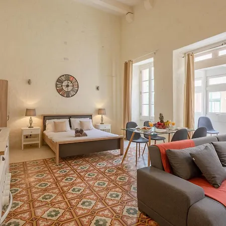 Bnbnova - Historic 3ba House With Rooftop Appartement La Valette