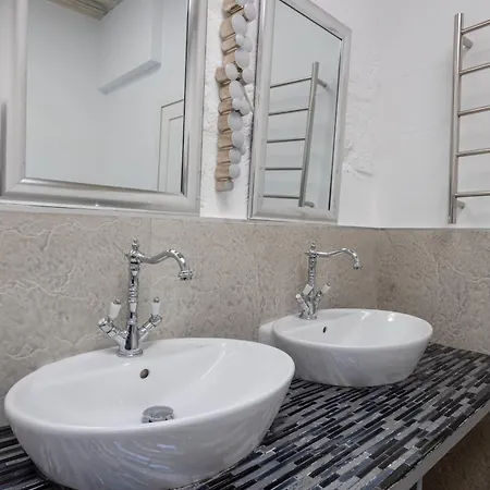 아파트 Bnbnova - Historic 3ba House With Rooftop *